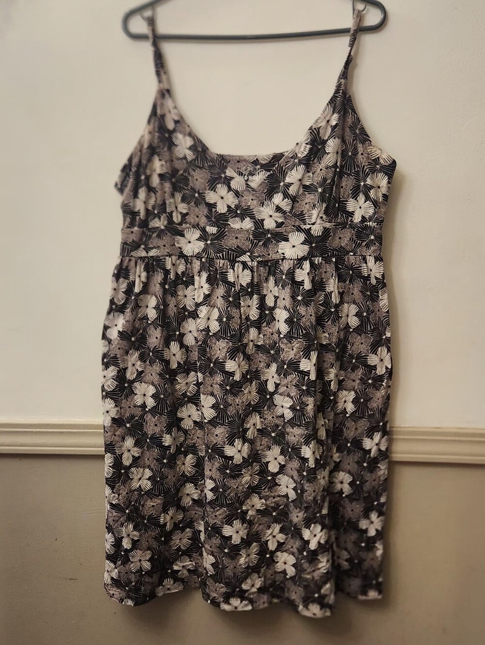 Old Navy Black and White Floral Mini Dress Sz Xl